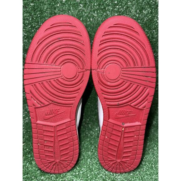 Air Jordan 1 Retro High OG Black Toe GS Kids Size 6Y Women 7.5 Black Red Chicago - Picture 9 of 12